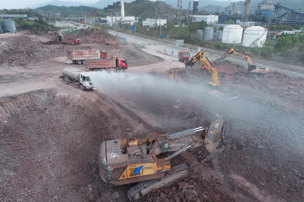 不停工、不斷檔，假期建設(shè)忙！